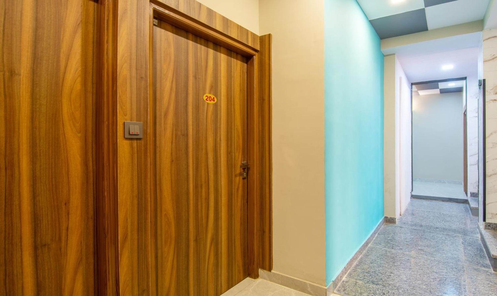 Treebo Elite Corporate, Sector 62 Hotel Noida Exterior photo